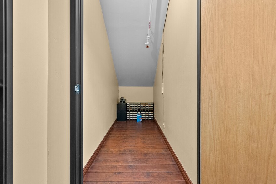 More Photos Of 28041 Smyth Dr, Valencia Light Manufacturing For Lease