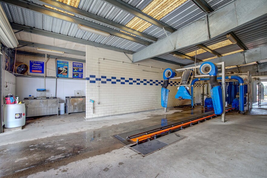 More Photos Of 1430 S Broadway St, Sulphur Springs Carwash For Sale