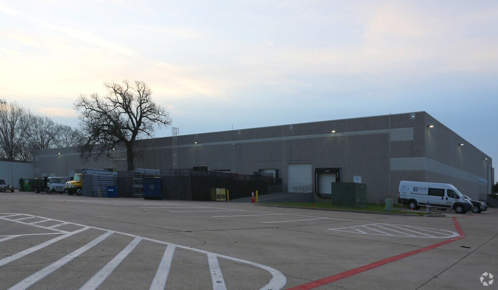 More Photos Of 1620 Rafe St, Carrollton Distribution For Lease