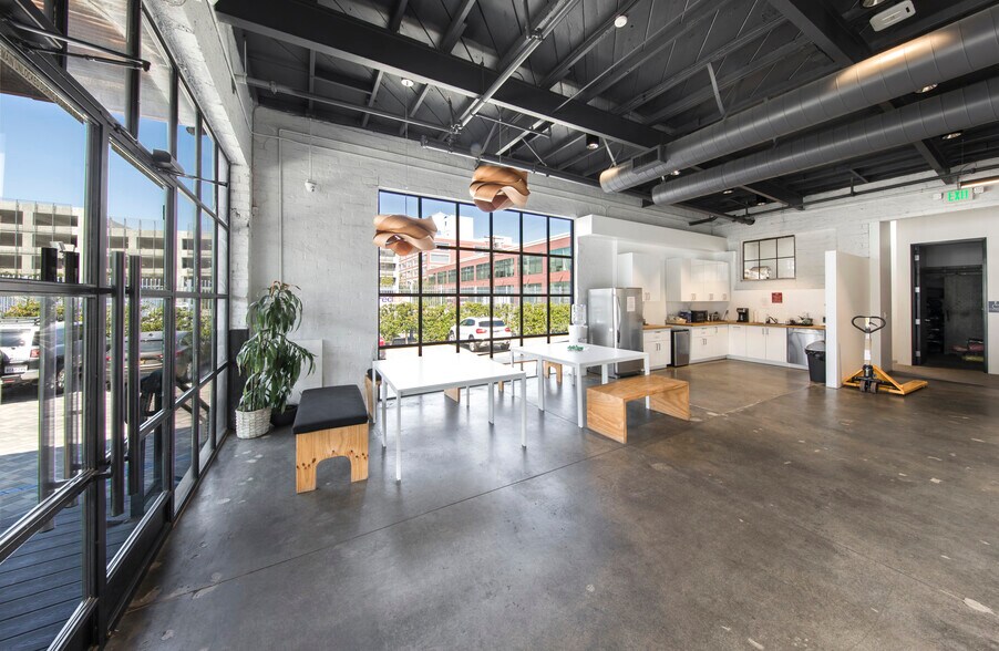 More Photos Of 2045 Violet St, Los Angeles Office For Lease