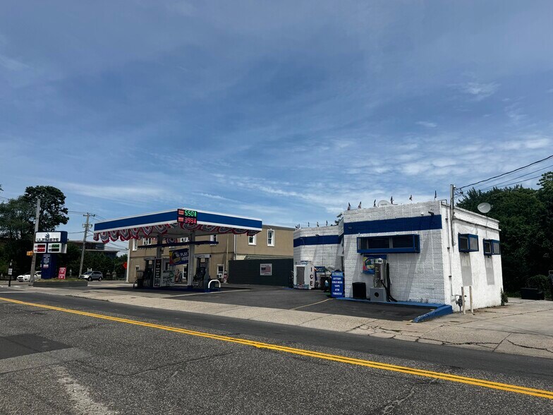 More Photos Of 270 W Main St, Patchogue Service Station For Sale