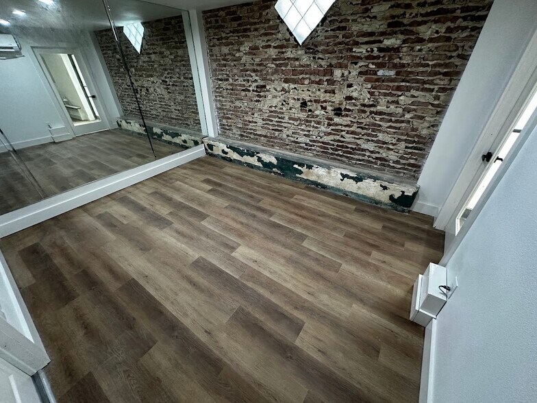 More Photos Of 4807 22nd Ave S, Saint Petersburg Coworking Space