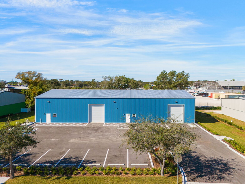 More Photos Of 6730 28th Street Cir E, Sarasota Warehouse For Sale