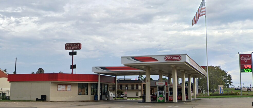 Primary Photo Of 5314 N State Line Ave, Texarkana Service Station For Sale