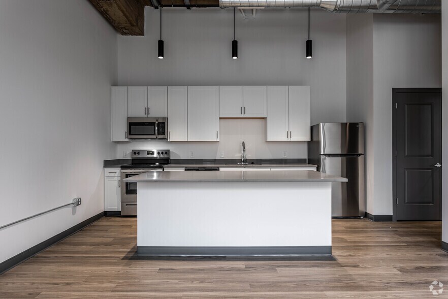 More Photos Of 366 E Broad St, Columbus Apartments For Lease