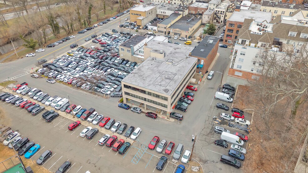 More Photos Of 1 Stone Pl, Bronxville Office For Lease