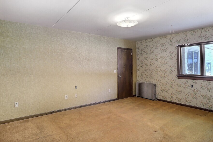 More Photos Of 306 Merwinsburg Rd, Effort Apartments For Sale