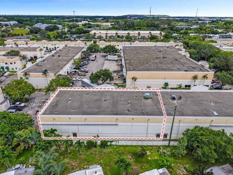 More Photos Of 917 NW 31st Ave, Pompano Beach Service For Sale