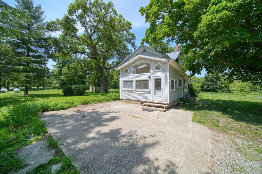More Photos Of 15379 Howard Rd, Hanover Flex For Sale