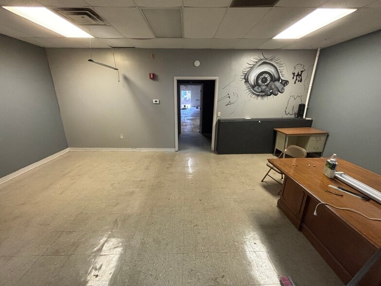 More Photos Of 114-116 E Auglaize St, Wapakoneta Unknown For Lease