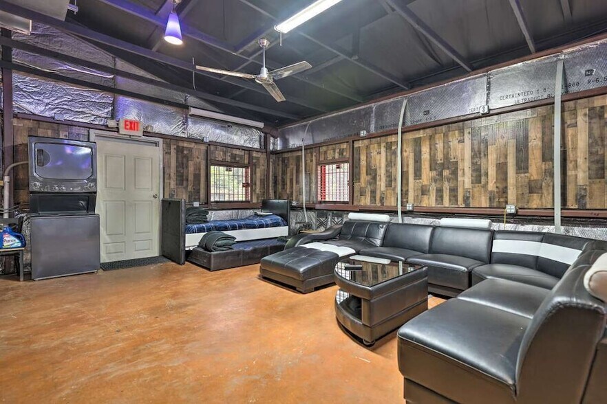 More Photos Of 6555 Navigation Blvd, Houston Warehouse For Lease