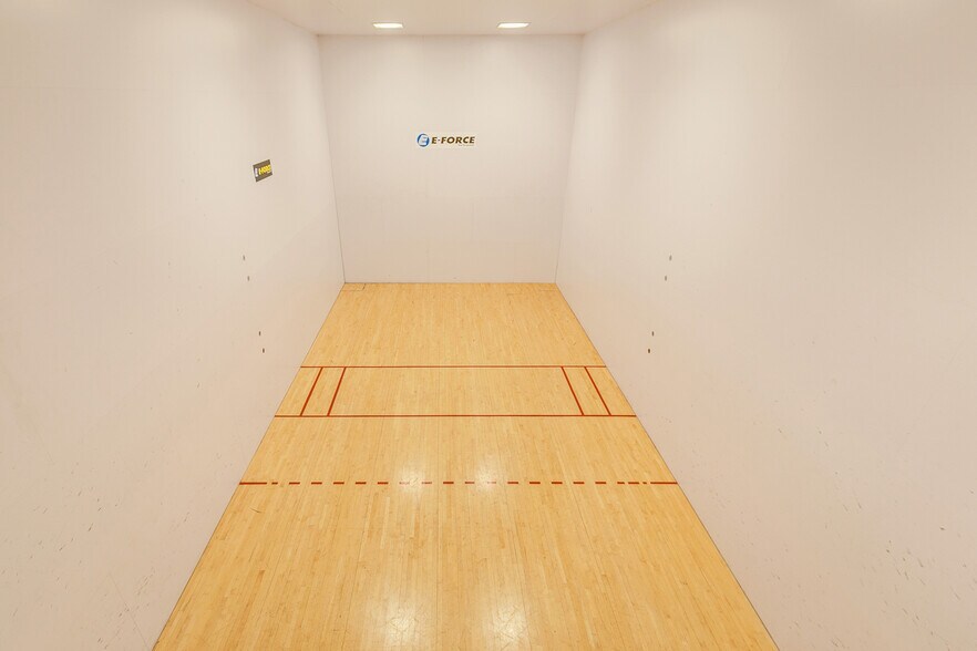 More Photos Of 133 Sandberg Rd, Monticello Storefront For Sale