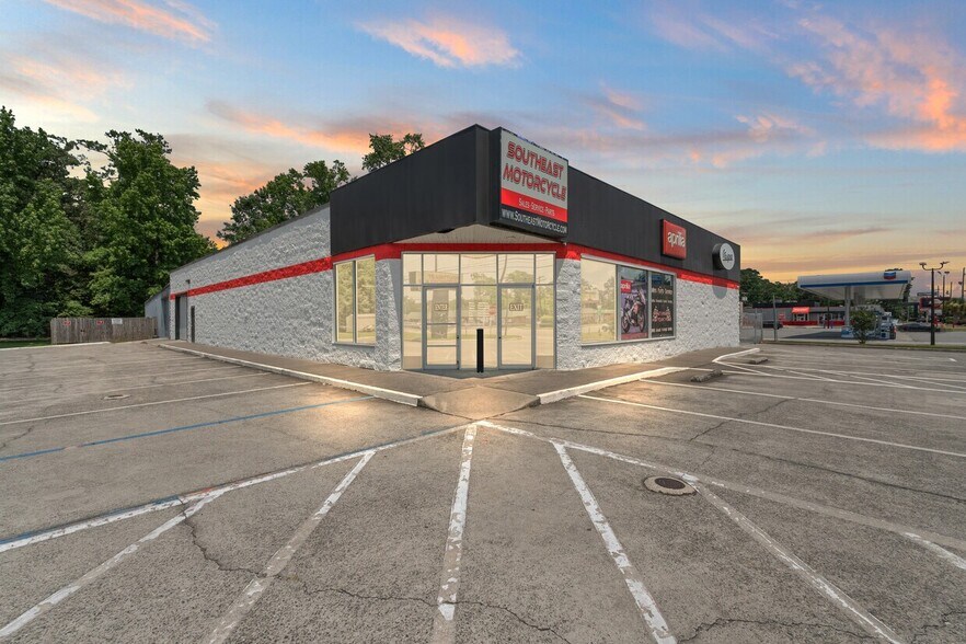 Primary Photo Of 4828 Augusta Rd, Garden City General Retail For Sale