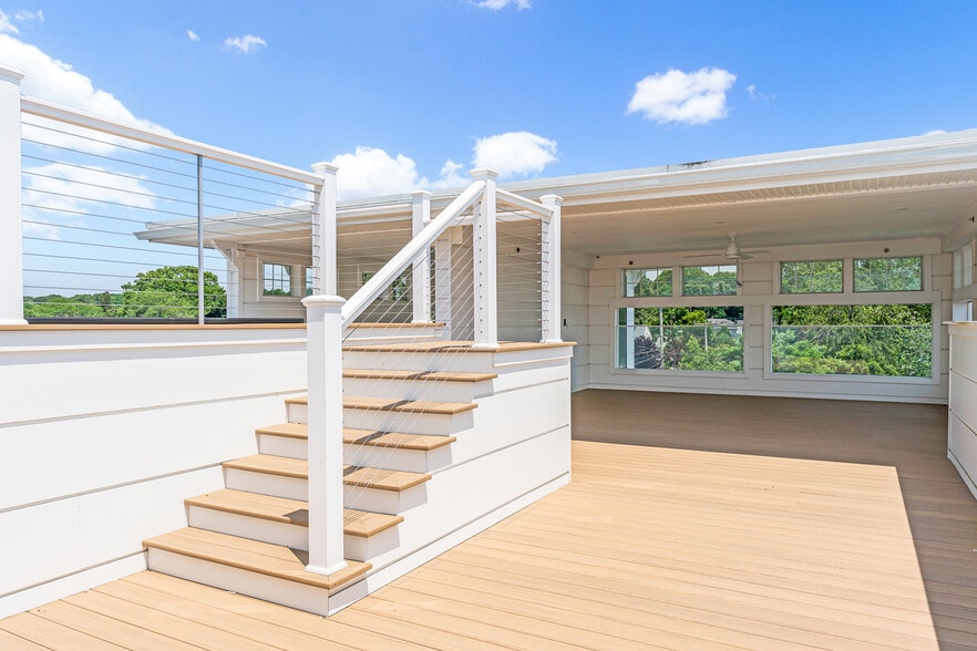 More Photos Of 32 Broadway Ave, Mystic Hotel For Sale