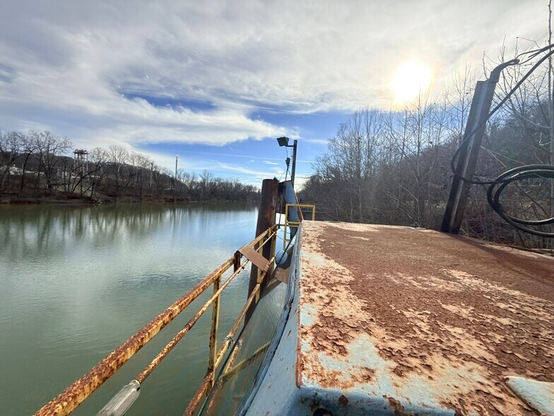 Primary Photo Of 13125 Old US Route 23, Catlettsburg Industrial For Sale