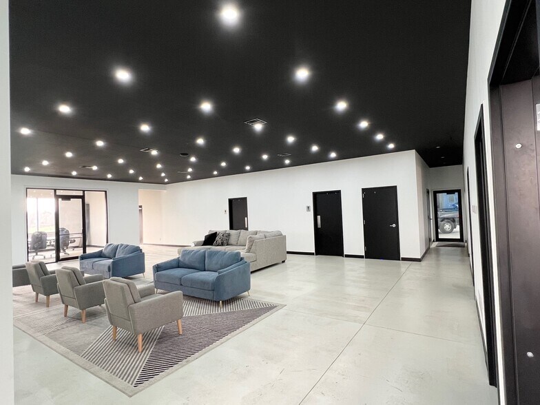 More Photos Of 22800 Highway H, Sedalia Manufacturing For Sale