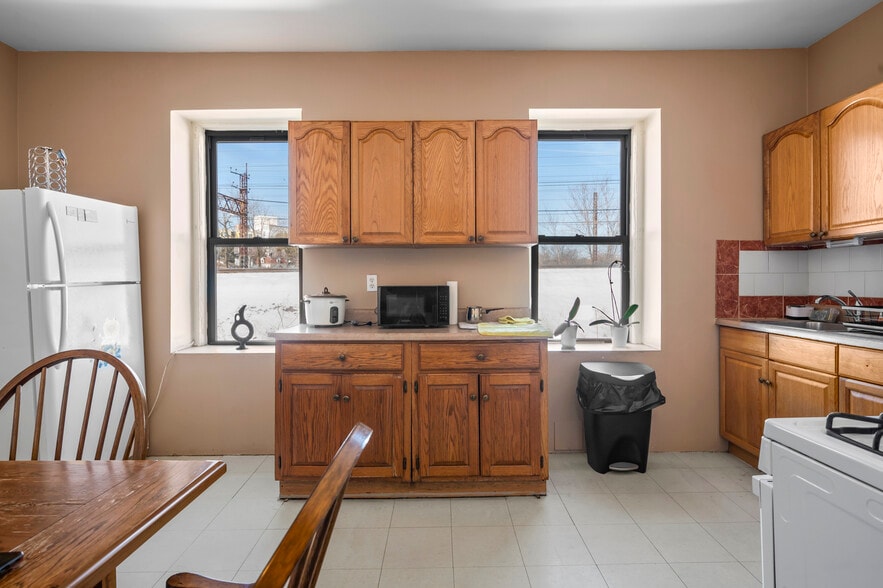 More Photos Of 168-180 N Main St, Port Chester Storefront Retail Office For Sale