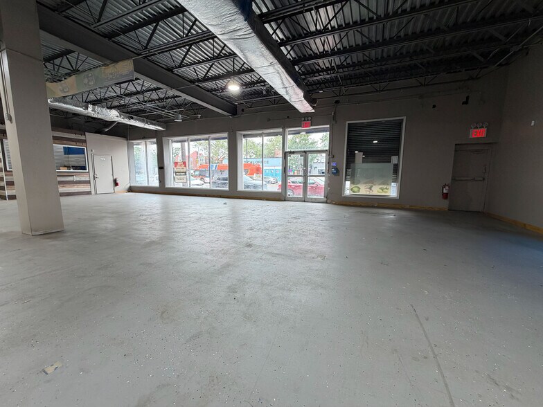 More Photos Of 231-02 Merrick Blvd, Springfield Gardens General Retail For Lease