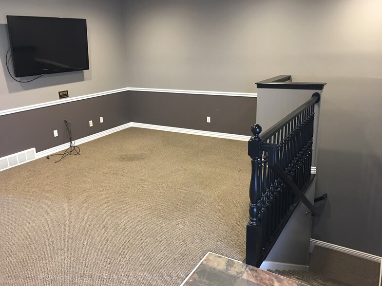 More Photos Of 519-533 W Center St, Pleasant Grove Office For Lease