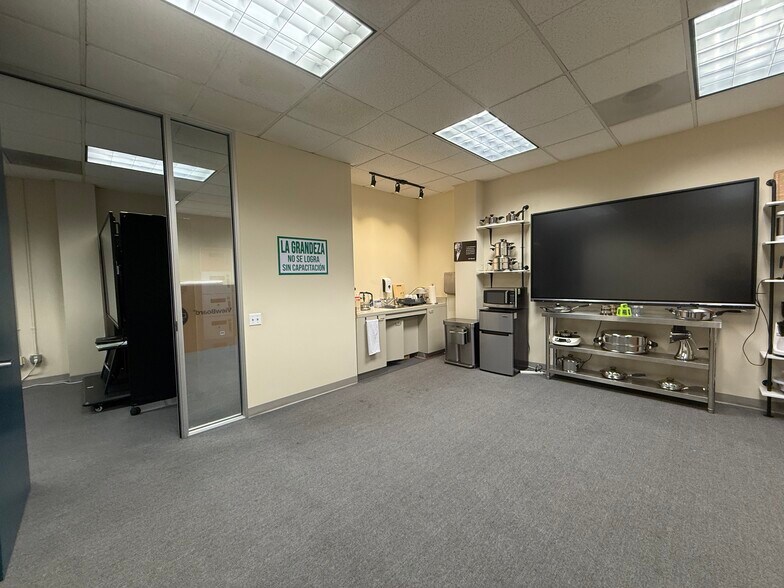 More Photos Of 2285-2291 S El Camino Real, San Mateo Office Residential For Lease