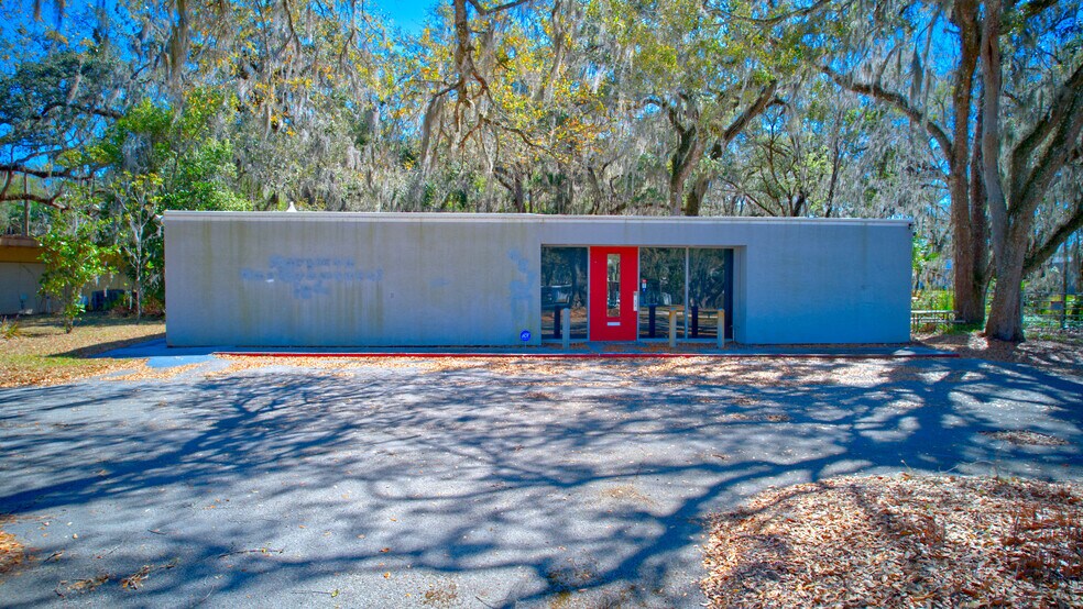 More Photos Of 629 S Broad St, Brooksville Office For Sale