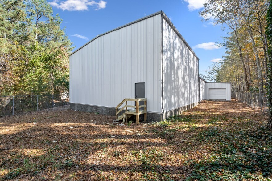 More Photos Of 1511 Commercial Ct, Jonesboro Warehouse For Sale
