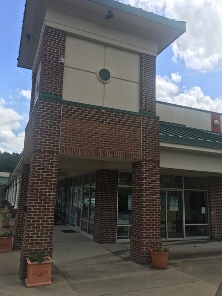 More Photos Of 120-154 Morrisville Square Way, Morrisville Restaurant For Lease