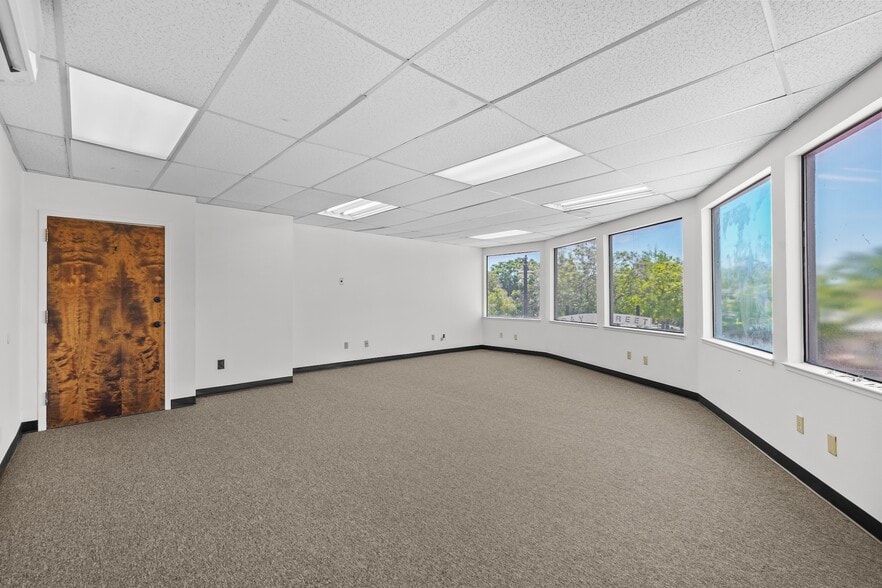 More Photos Of 4127 Bay St, Fremont Office For Lease