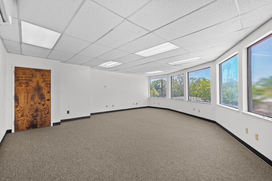 More Photos Of 4127 Bay St, Fremont Office For Lease