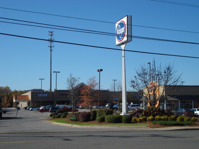 More Photos Of 5714 Edmondson Pike, Nashville Freestanding For Sale