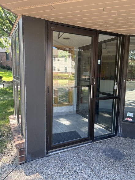 More Photos Of 17833 Hutchins Dr, Minnetonka Medical For Sale