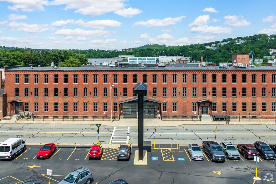 More Photos Of 108 Grove St, Worcester Office For Lease