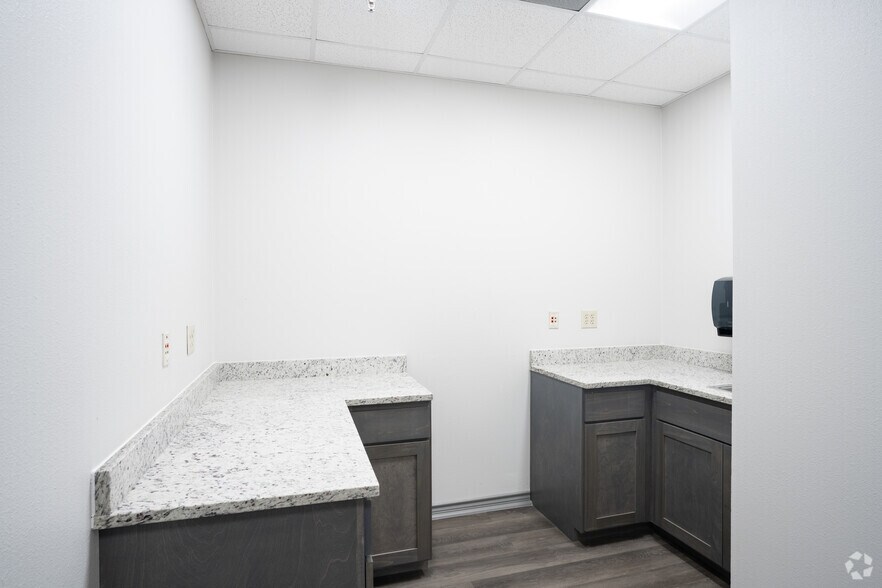 More Photos Of 4151 Jaime Zapata Memorial Hwy, Laredo Medical For Lease