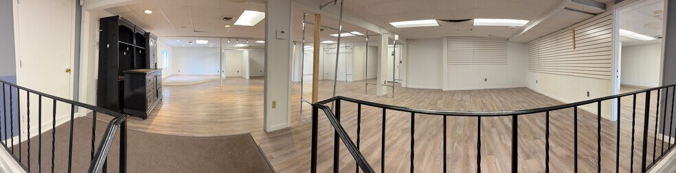 More Photos Of 1875 Main St, Tewksbury Storefront For Lease