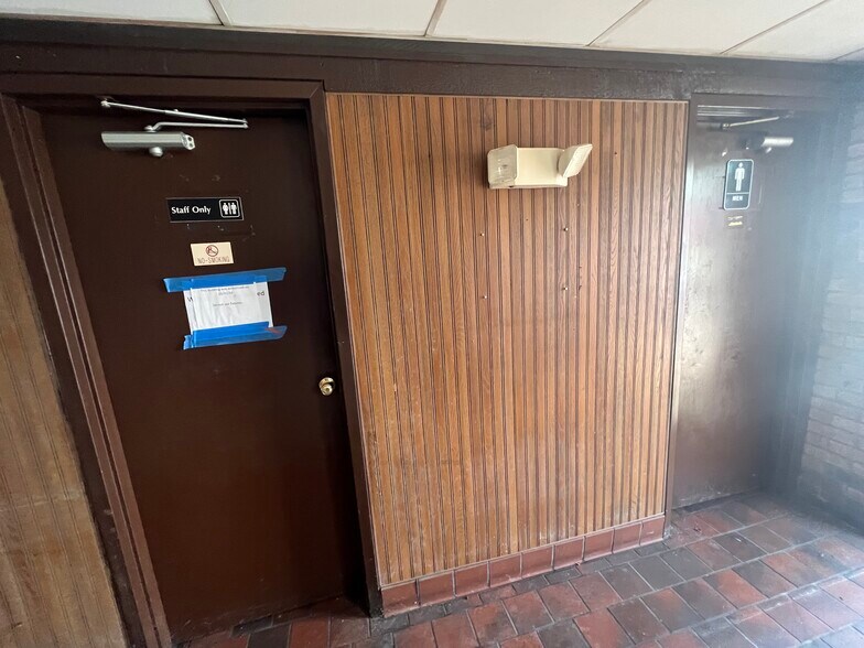 More Photos Of 3450 Demetropolis Rd, Mobile Restaurant For Sale