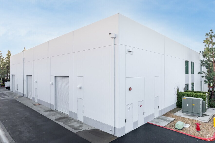 More Photos Of 9740-9760 Research Dr, Irvine Warehouse For Lease