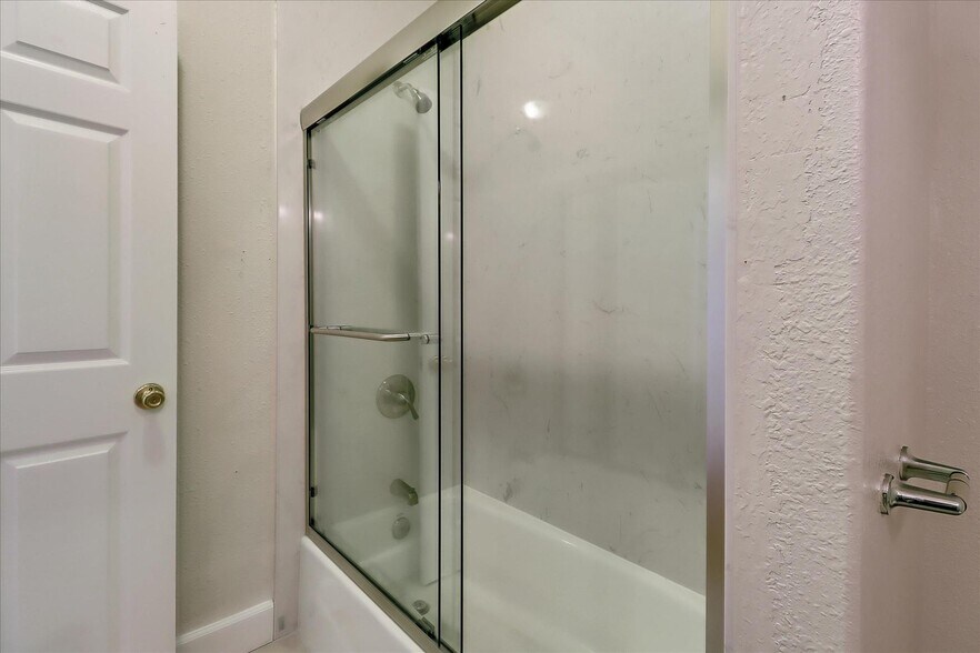 More Photos Of 270 E Saint John St, San Jose Apartments For Sale