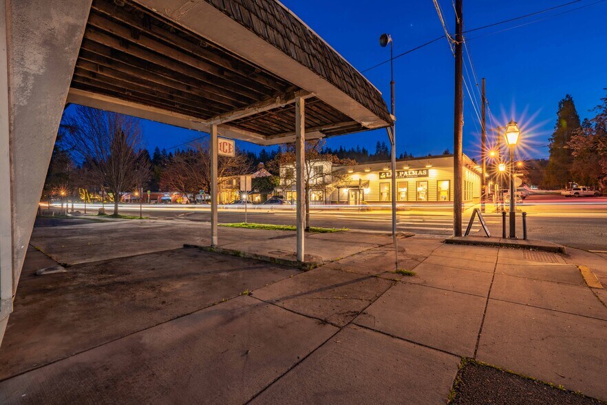 More Photos Of 205 E California St, Jacksonville General Retail For Sale