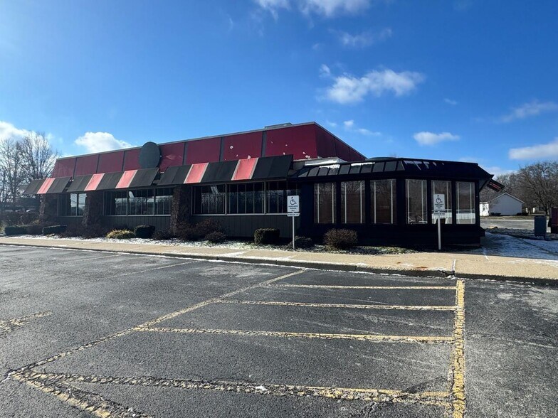 More Photos Of 1285 N High St, Hillsboro Restaurant For Sale