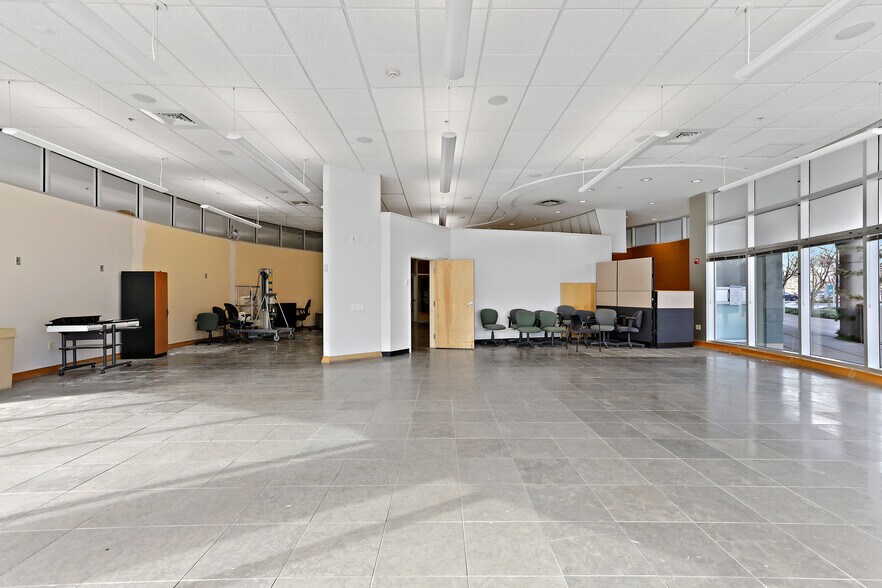 More Photos Of 221 W Philadelphia St, York Office For Sale