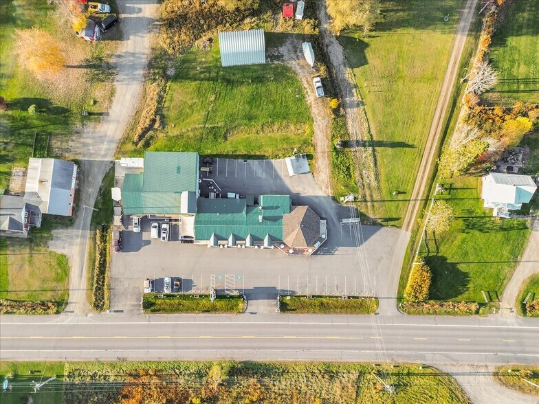 More Photos Of 357 W Main St, Searsport Freestanding For Sale