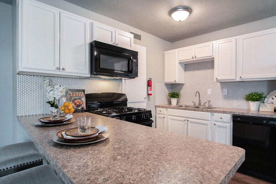 More Photos Of 3300 S College Ave, Bryan Apartments For Sale