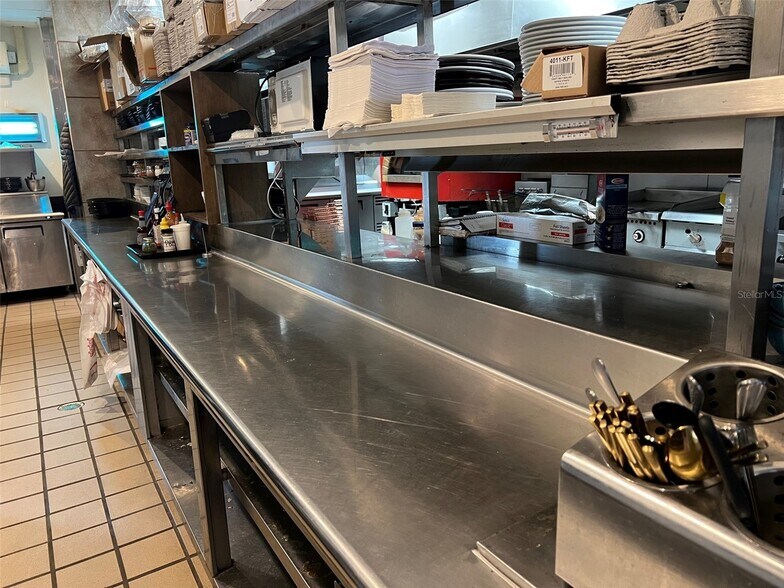 More Photos Of 5240 NW 34th St, Gainesville General Retail For Sale