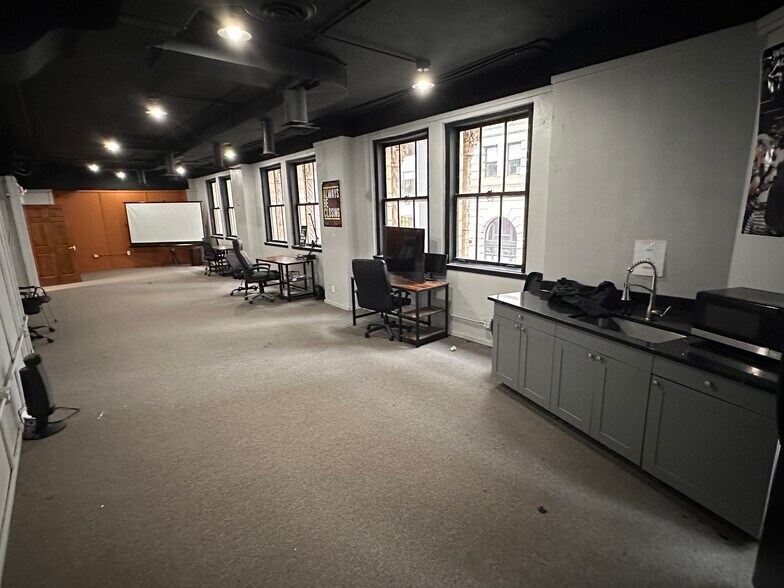 More Photos Of 205-211 W Congress St, Detroit Office For Lease