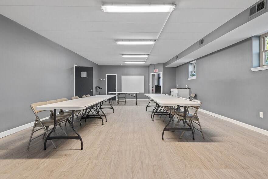 More Photos Of 2450 Pontoon Rd, Granite City Religious Facility For Sale