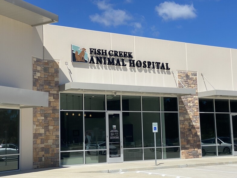 More Photos Of 618 Fish Creek Thoroughfare, Montgomery Freestanding For Lease