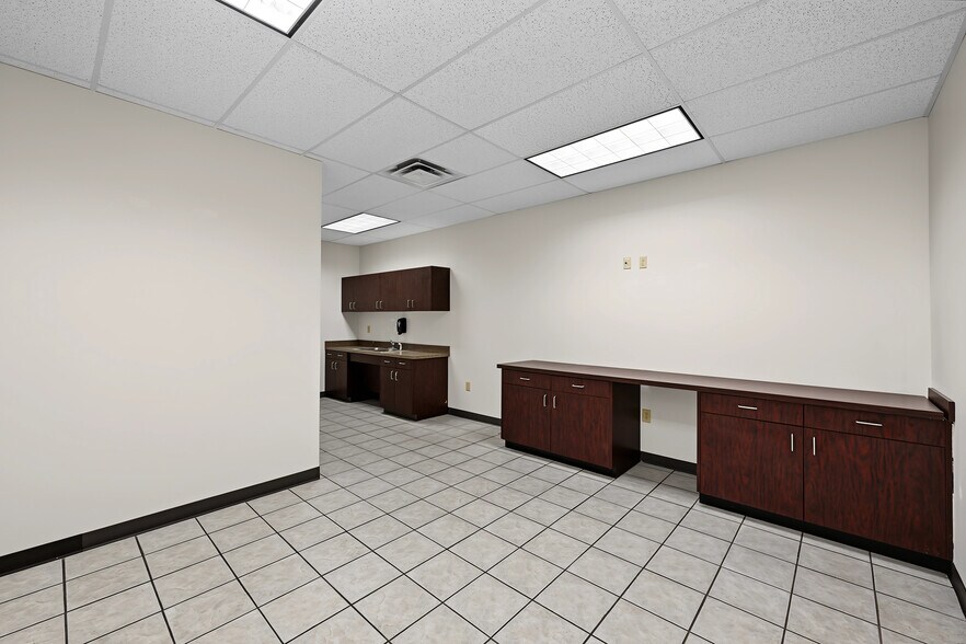 More Photos Of 10845 Strang Rd, La Porte Warehouse For Lease