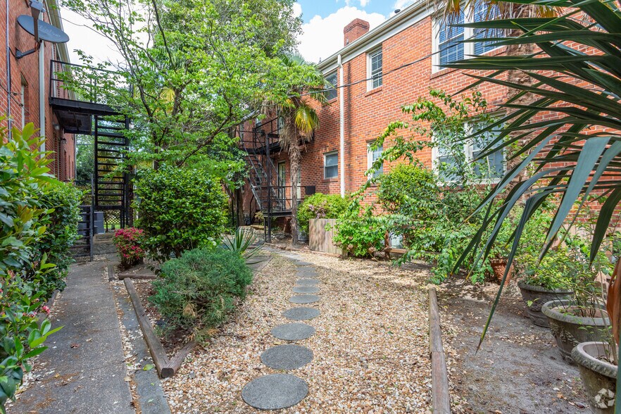 More Photos Of 1107-1117 W Rowan St, Fayetteville Apartments For Sale