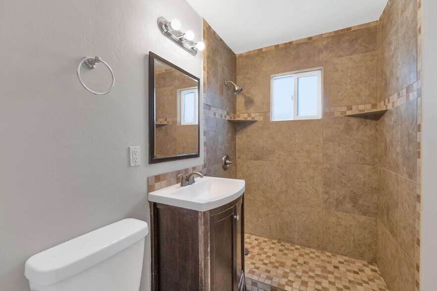 More Photos Of 316 E Vogel Ave, Phoenix Apartments For Sale