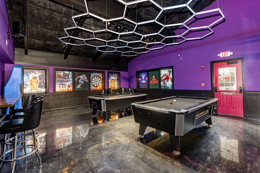 More Photos Of 1805 W 1st St, Springfield Restaurant For Sale